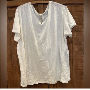 🌷 Magnolia Pearl Europa Tee